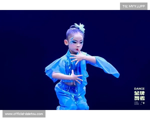 广德赛场小选手摔倒后起身，家长暖流呐喊鼓舞士气